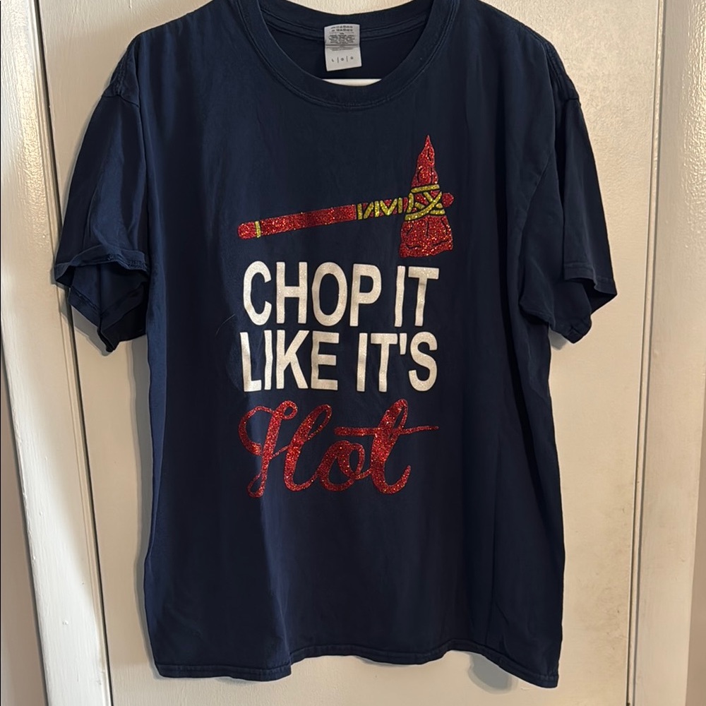 Gildan Braves Tee with sparkly graphic